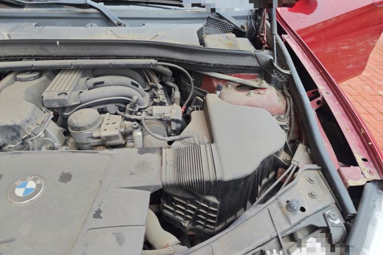 Used BMW X1 2010 sDrive18i Luxury Model Engine Bay Left