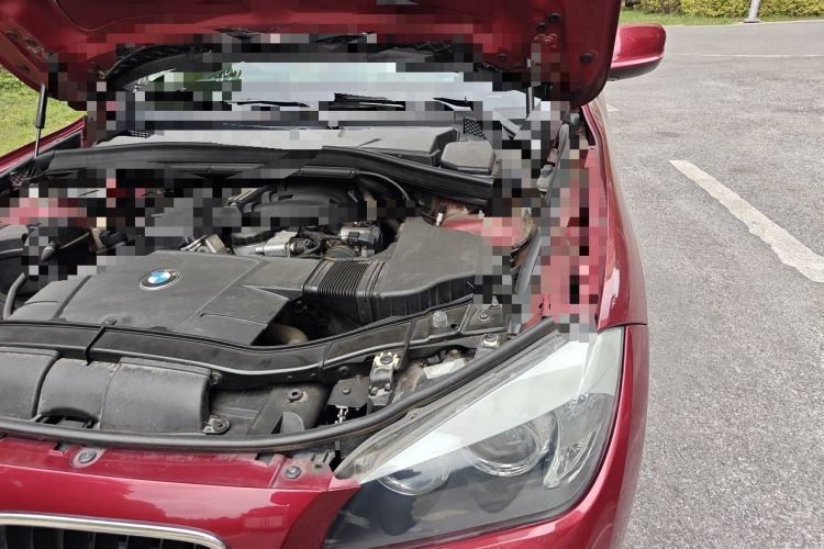 Used BMW X1 2010 sDrive18i Luxury Model Engine Bay Left