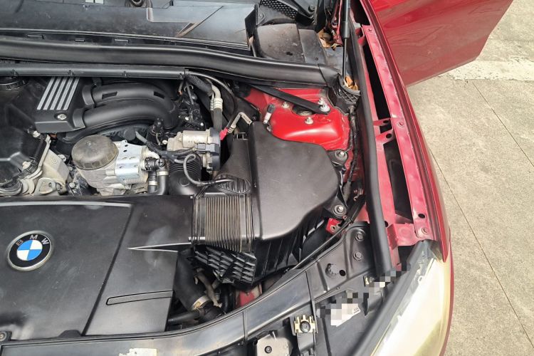 Used BMW X1 2010 sDrive18i Luxury Model Engine Bay Left