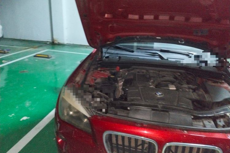 Used BMW X1 2010 sDrive18i Luxury Model Engine Bay Right