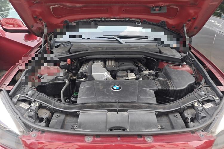 Used BMW X1 2010 sDrive18i Luxury Model Engine Bay