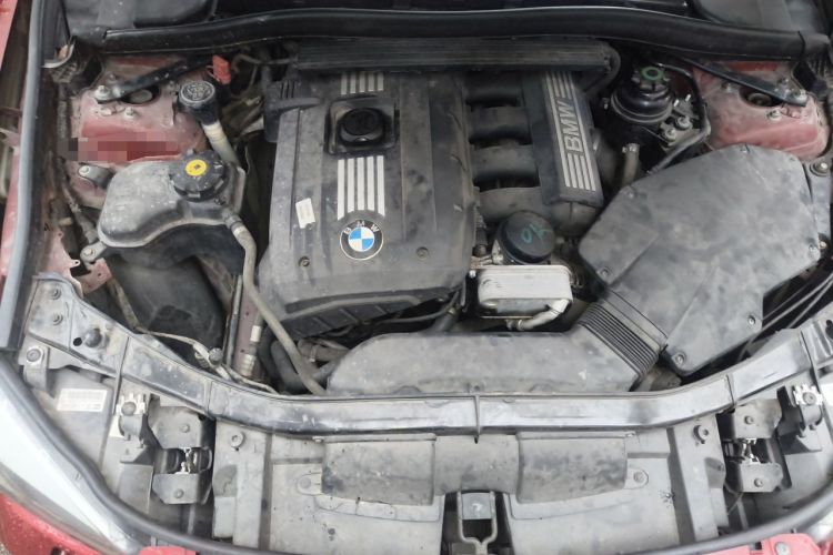 Used BMW X1 2010 xDrive25i Engine Bay