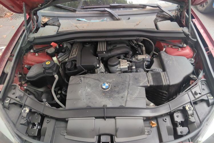 Used BMW X1 2010 sDrive18i Luxury Model Engine Bay