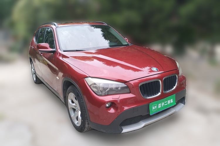 Used BMW X1 2010 sDrive18i Luxury Model Front Right 45 Deg