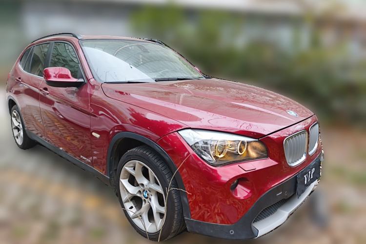 Used BMW X1 2010 xDrive28i Front Right 45 Deg