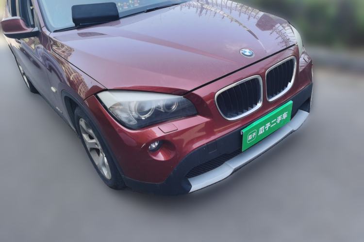 Used BMW X1 2010 sDrive18i Luxury Model Front Right 45 Deg