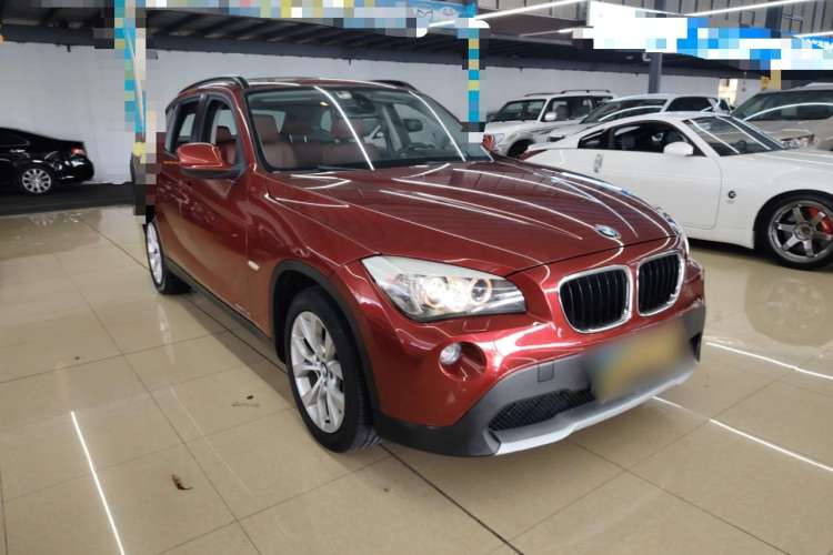 Used BMW X1 2010 xDrive25i Front Right 45 Deg