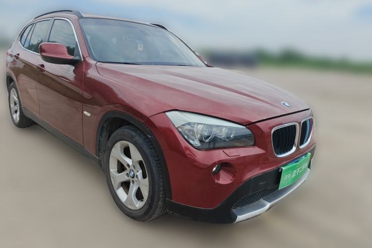 Used BMW X1 2010 sDrive18i Luxury Model Front Right 45 Deg