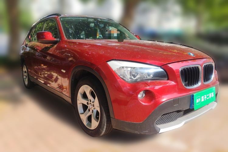 Used BMW X1 2010 sDrive18i Luxury Model Front Right 45 Deg