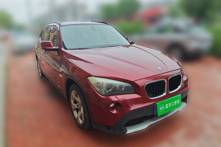 Used BMW X1 2010 sDrive18i Luxury Model Front Right 45 Deg