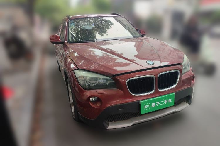 Used BMW X1 2010 sDrive18i Luxury Model Front Right 45 Deg