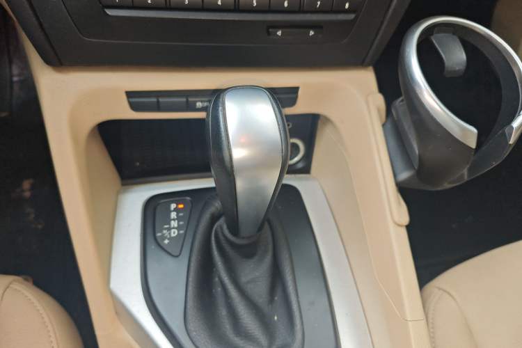 Used BMW X1 2010 sDrive18i Luxury Model Gear Lever