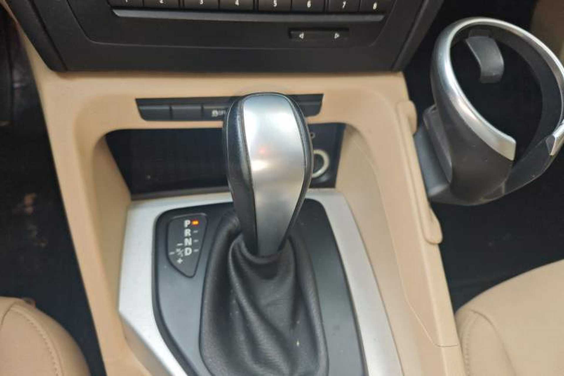 Used BMW X1 2010 sDrive18i Luxury Model Gear Lever
