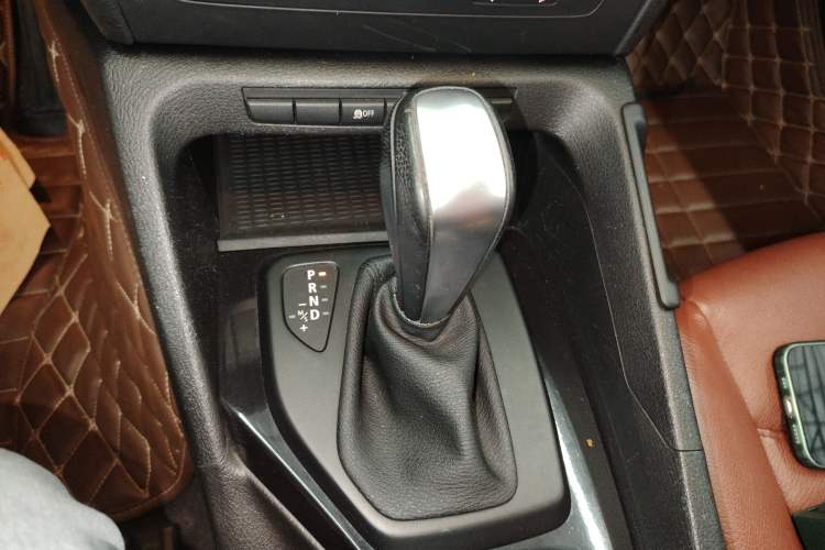 Used BMW X1 2010 xDrive25i Gear Lever