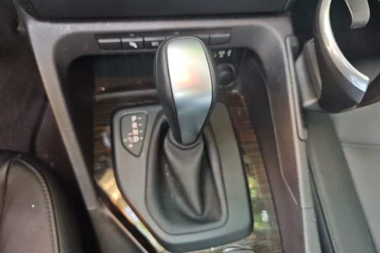 Used BMW X1 2010 xDrive28i Gear Lever