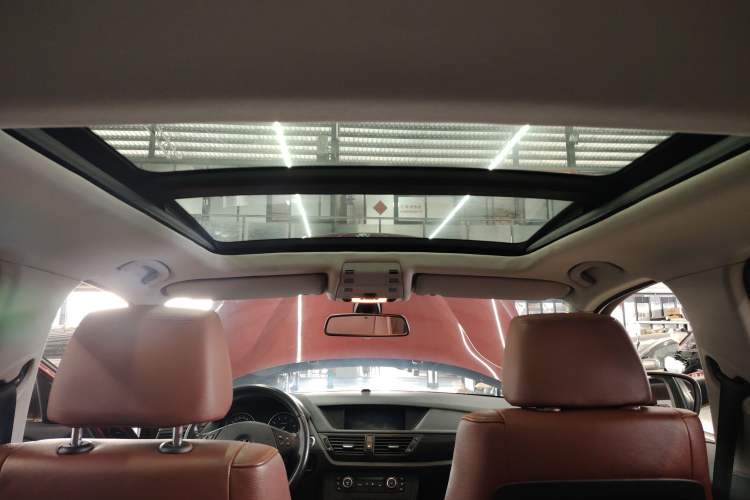 Used BMW X1 2010 xDrive25i Headliner