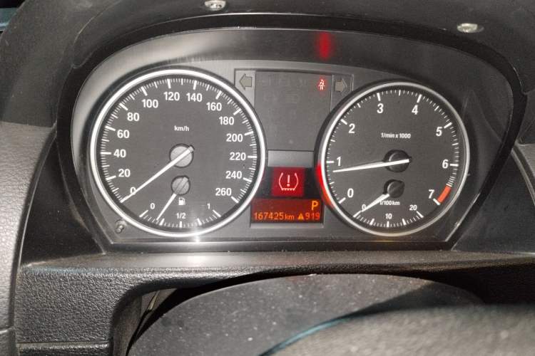 Used BMW X1 2010 sDrive18i Luxury Model Instrument Cluster