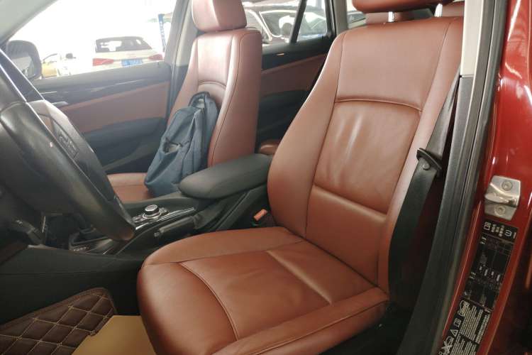 Used BMW X1 2010 xDrive25i Left Front Seat