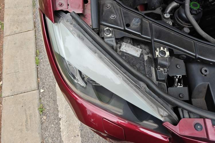 Used BMW X1 2010 sDrive18i Luxury Model Right Front Headlight
