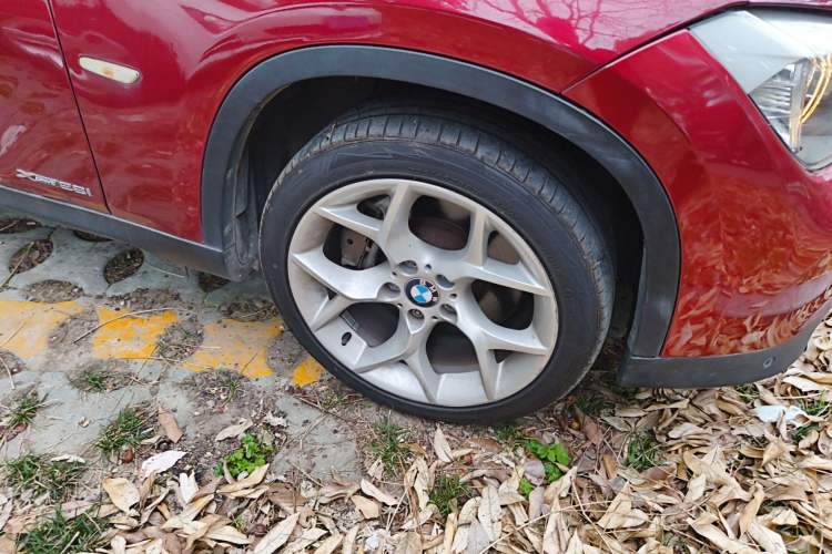 Used BMW X1 2010 xDrive28i Right Front Wheel Hub