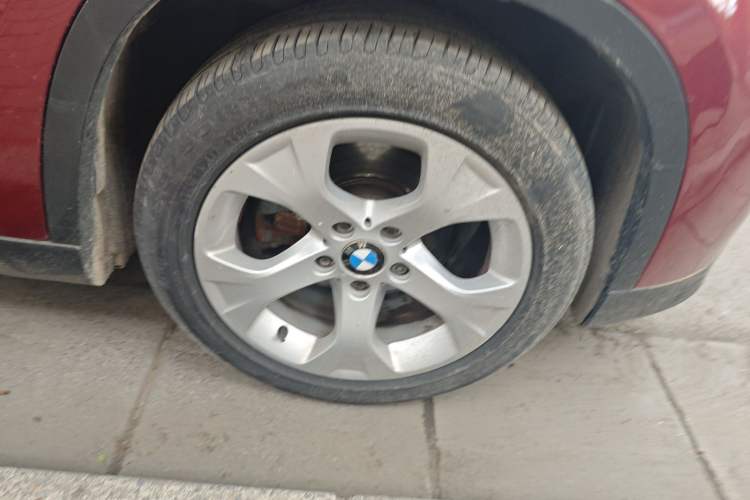 Used BMW X1 2010 sDrive18i Luxury Model Right Front Wheel Hub