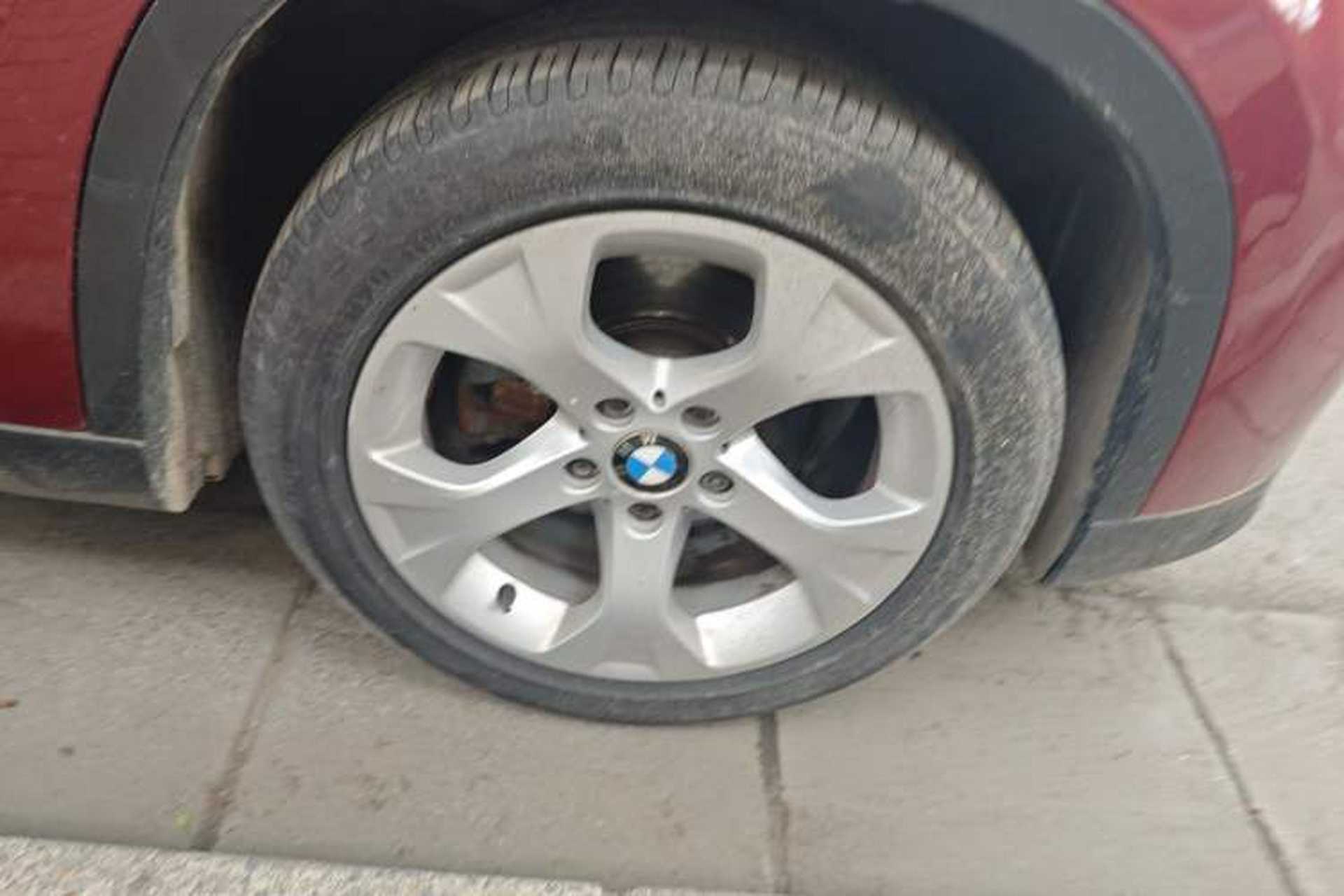 Used BMW X1 2010 sDrive18i Luxury Model Right Front Wheel Hub