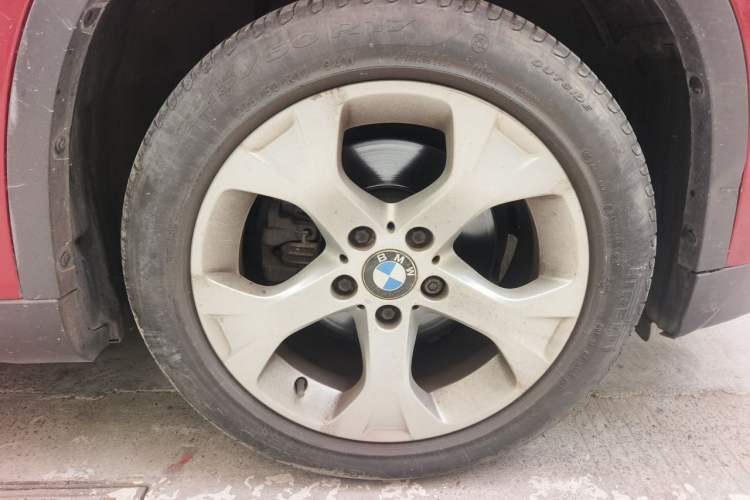 Used BMW X1 2010 sDrive18i Luxury Model Right Front Wheel Hub