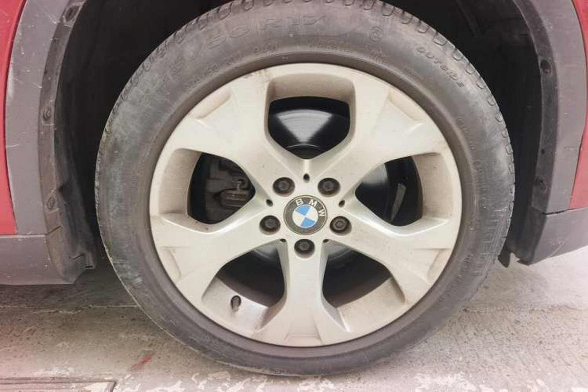 Used BMW X1 2010 sDrive18i Luxury Model Right Front Wheel Hub