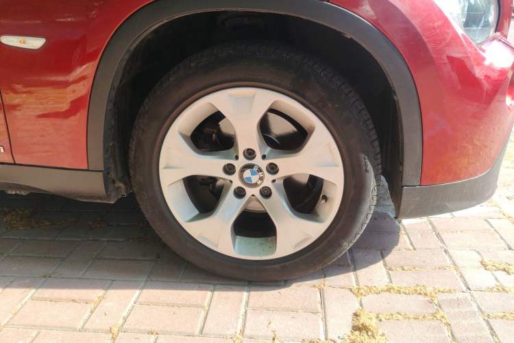 Used BMW X1 2010 sDrive18i Luxury Model Right Front Wheel Hub