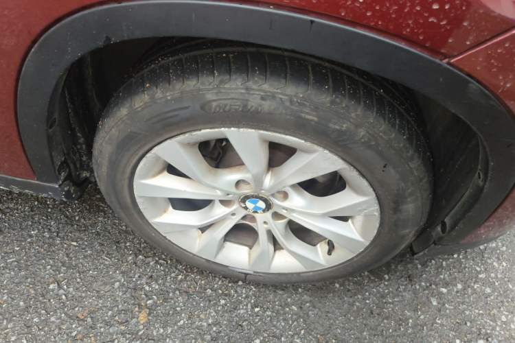 Used BMW X1 2010 xDrive25i Right Front Wheel Hub
