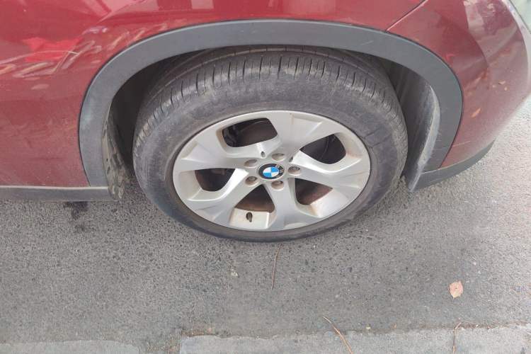 Used BMW X1 2010 sDrive18i Luxury Model Right Front Wheel Hub