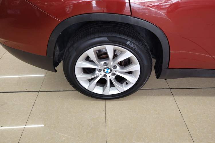 Used BMW X1 2010 xDrive25i Right Rear Wheel Hub