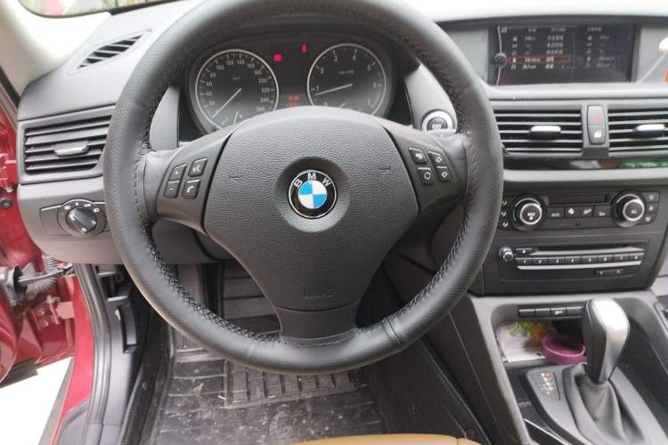 Used BMW X1 2010 sDrive18i Luxury Model Steering Wheel