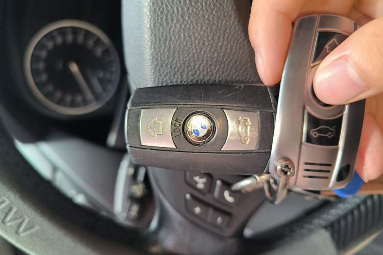 Used BMW X1 2010 sDrive18i Luxury Model Vehicle Key