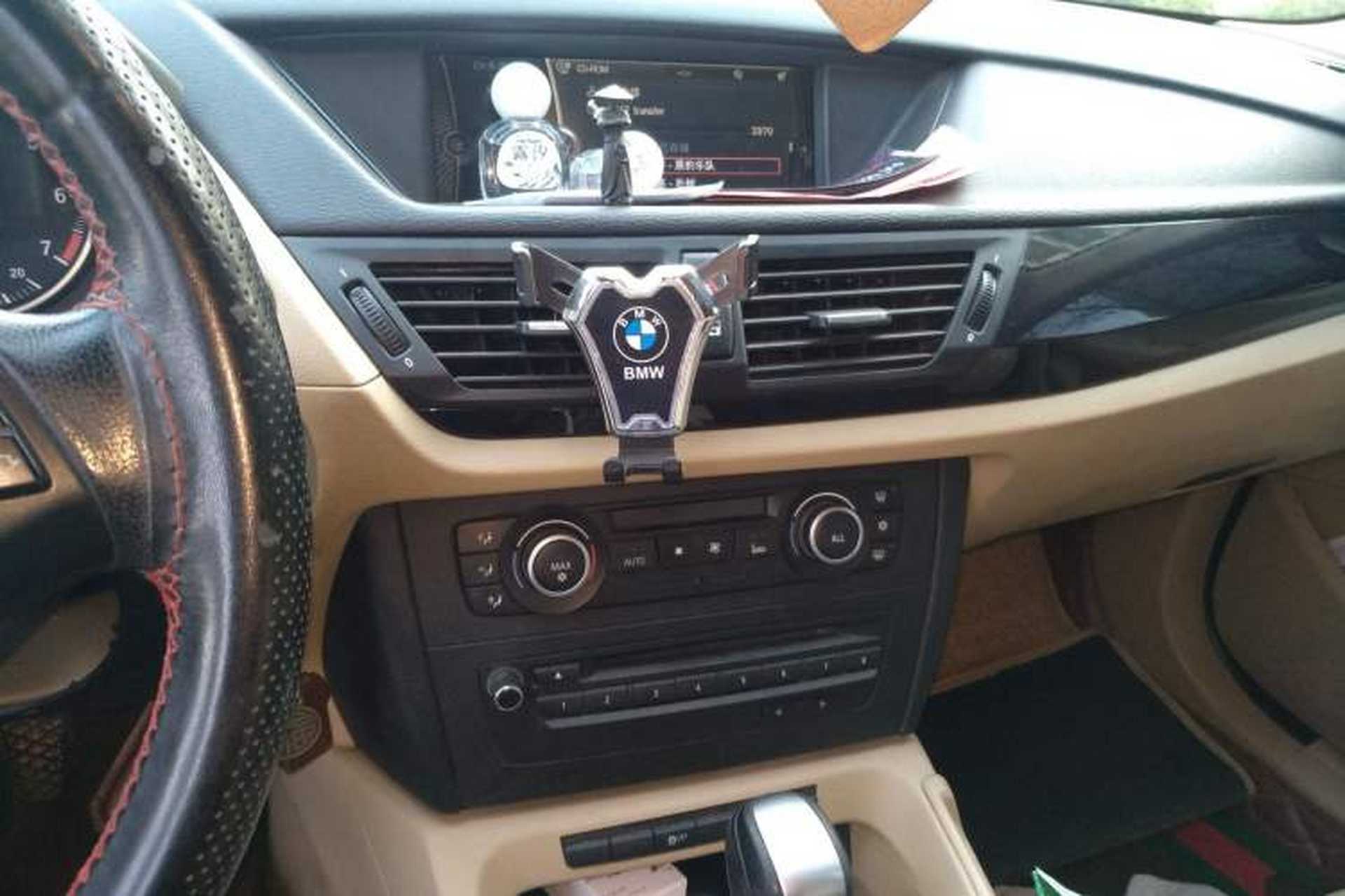 Used BMW X1 2010 sDrive18i Luxury Model Audio And AC Panel