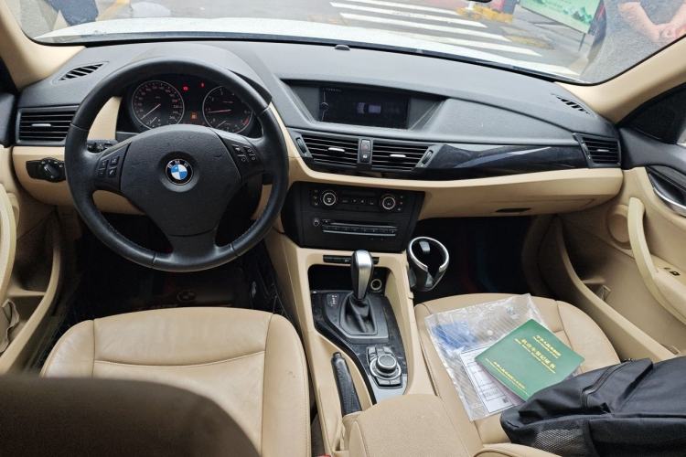 Used BMW X1 2010 sDrive18i Luxury Model Center Console