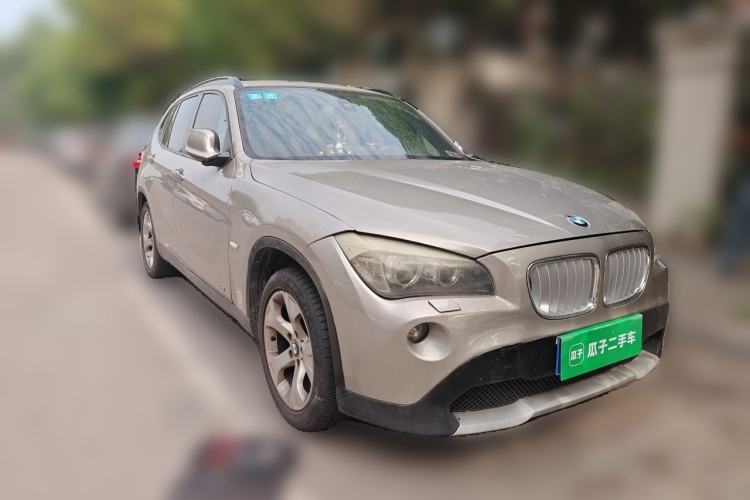 Used BMW X1 2010 sDrive18i Luxury Model Front Right 45 Deg