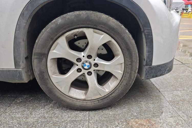 Used BMW X1 2010 sDrive18i Luxury Model Right Front Wheel Hub