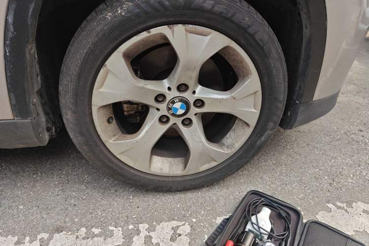 Used BMW X1 2010 sDrive18i Luxury Model Right Front Wheel Hub