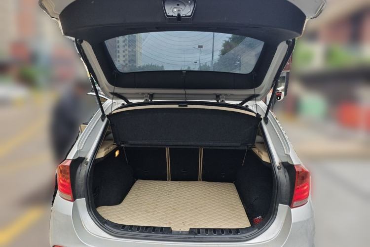 Used BMW X1 2010 sDrive18i Luxury Model Trunk