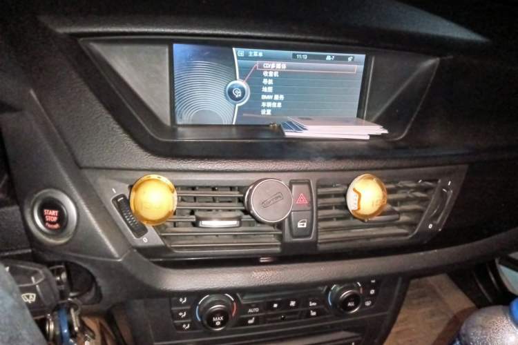 Used BMW X1 2010 sDrive18i Luxury Model Audio And AC Panel
