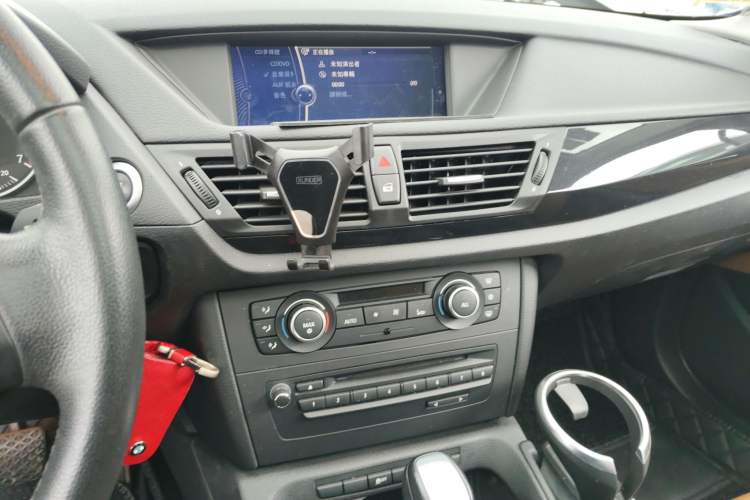 Used BMW X1 2010 sDrive18i Luxury Model Audio And AC Panel