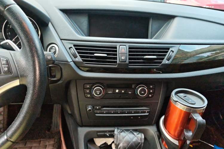 Used BMW X1 2010 xDrive28i Audio And AC Panel