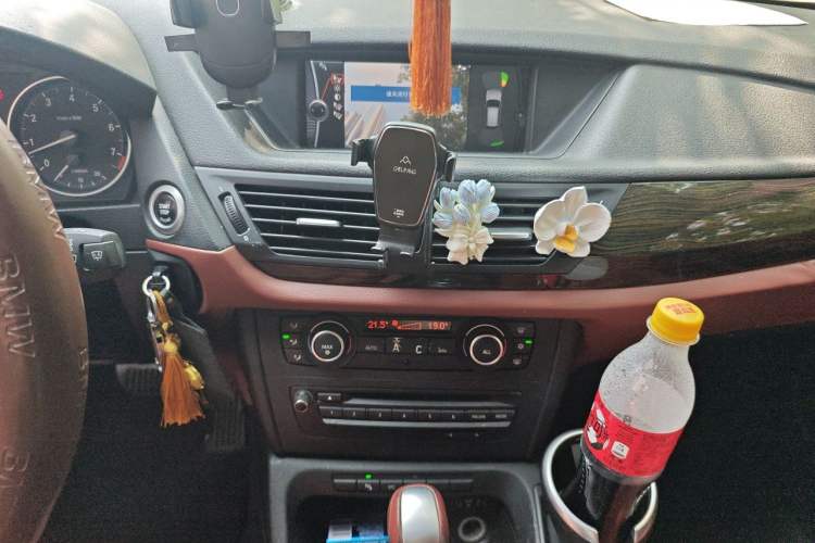 Used BMW X1 2010 xDrive28i Audio And AC Panel