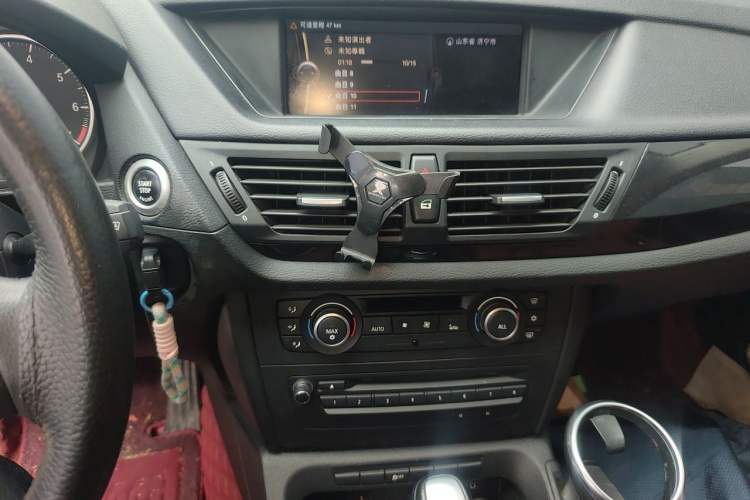 Used BMW X1 2010 sDrive18i Luxury Model Audio And AC Panel