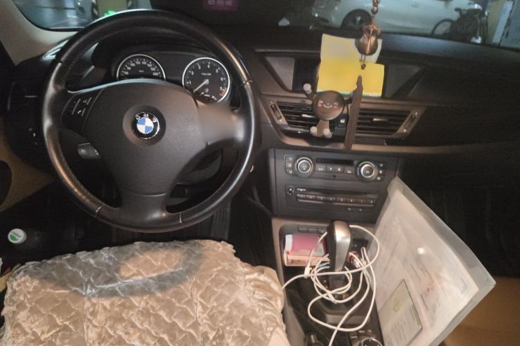 Used BMW X1 2010 xDrive25i Center Console