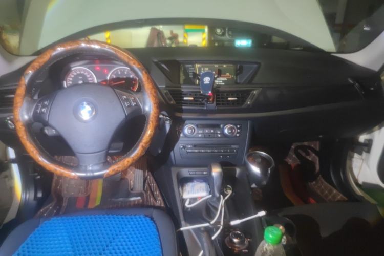 Used BMW X1 2010 sDrive18i Luxury Model Center Console