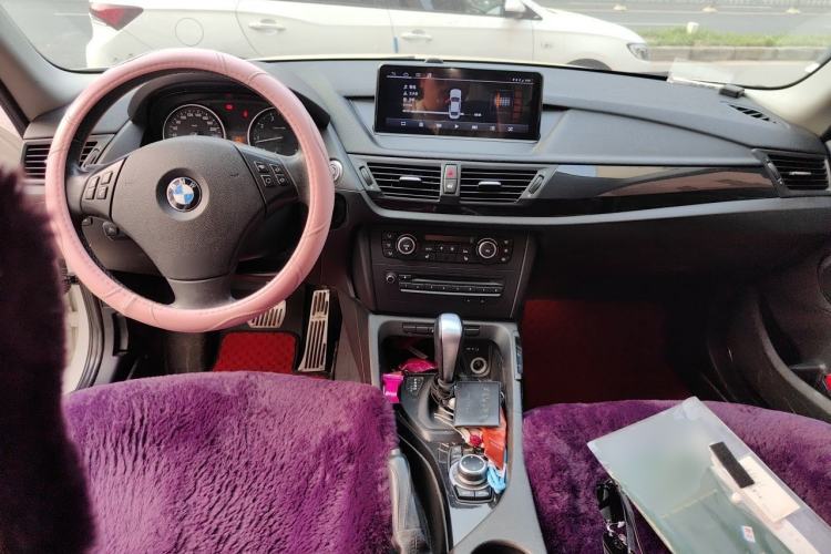 Used BMW X1 2010 sDrive18i Luxury Model Center Console