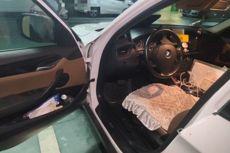 Used BMW X1 2010 xDrive25i Driver Seat