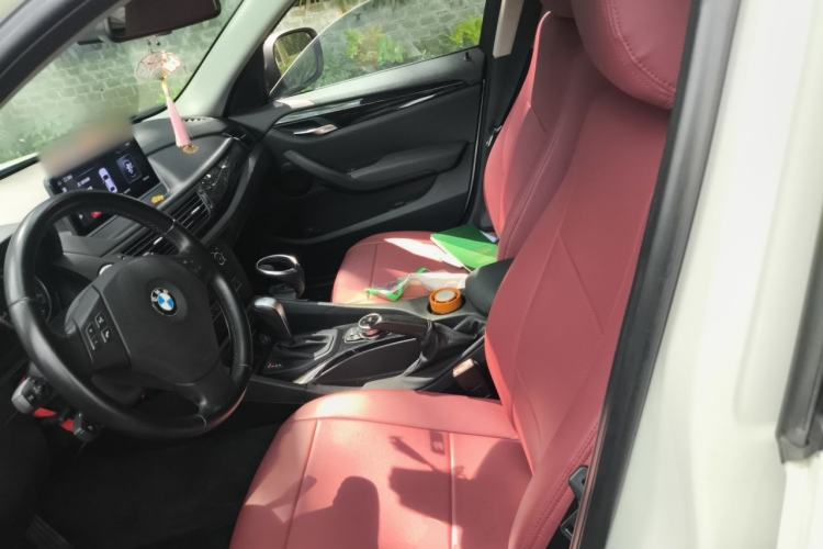 Used BMW X1 2010 xDrive25i Driver Seat